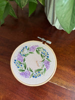Load image into Gallery viewer, Lilac wreath

