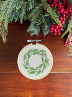 Load image into Gallery viewer, Wreath 10 - Stars
