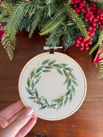 Load image into Gallery viewer, Wreath 7 - Large Stars
