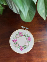 Load image into Gallery viewer, Butterfly wreath
