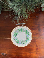 Load image into Gallery viewer, Hidden Mickey 4 - Sparkle Wreath

