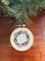 Load image into Gallery viewer, Wreath 4 - Stars and Holly
