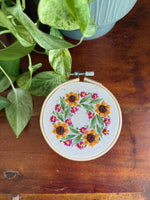Load image into Gallery viewer, Sunflower Wreath

