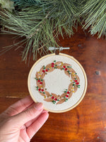 Load image into Gallery viewer, Wreath 2 - Neutral Holly
