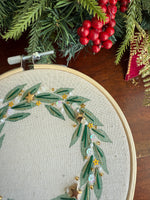 Load image into Gallery viewer, Wreath 7 - Large Stars
