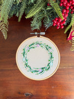 Load image into Gallery viewer, Wreath 8 - Snowflakes
