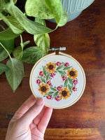 Load image into Gallery viewer, Sunflower Wreath
